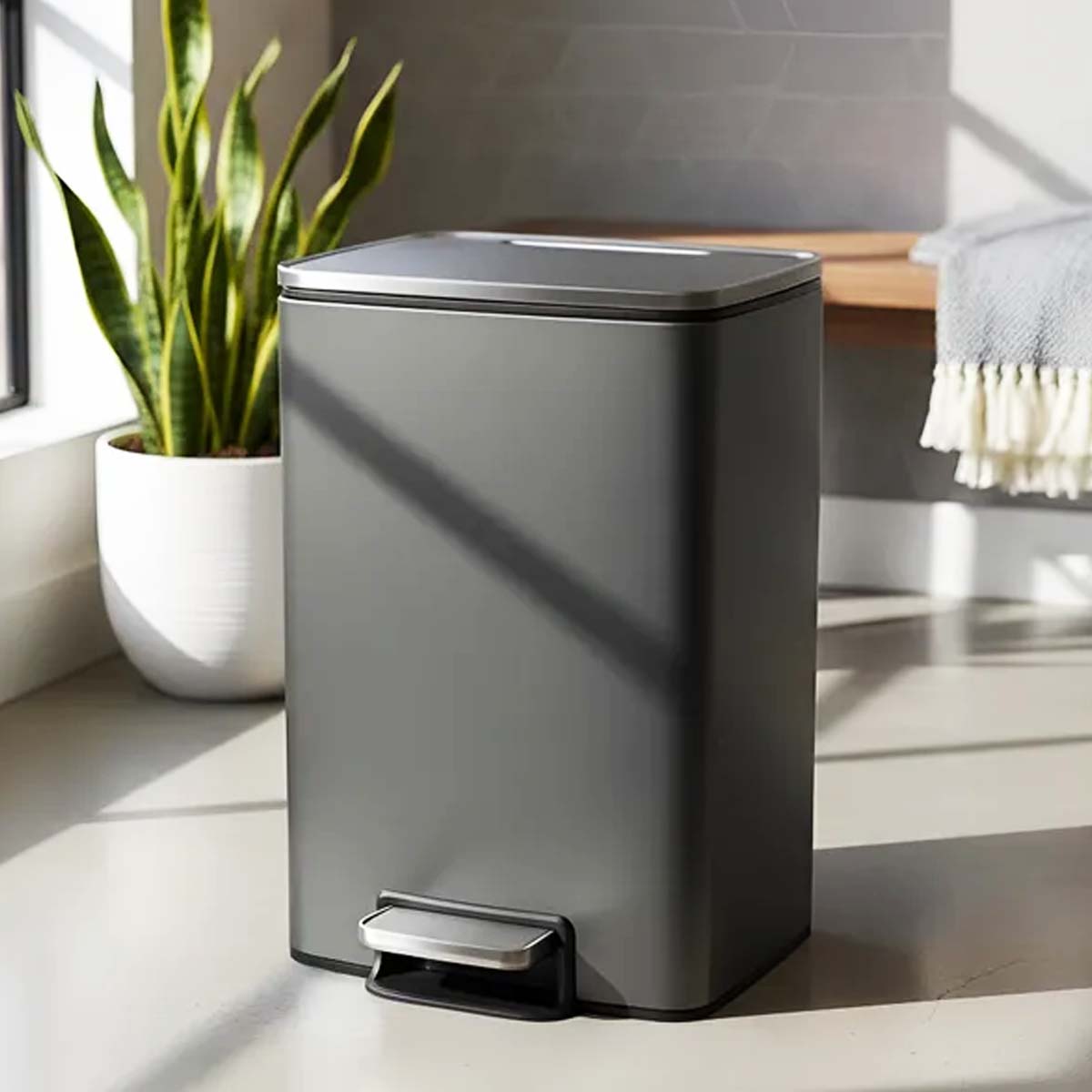 CESTO DE BASURA GRIS OSCURO 12 LITROS